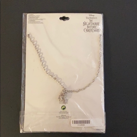 ✨Reduced NWT DISNEY necklace Nightmare Before Christmas - Picture 4 of 4